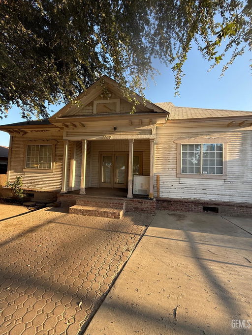listing main photo