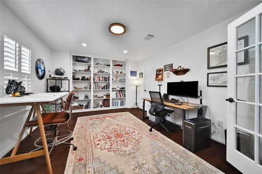 listing main photo