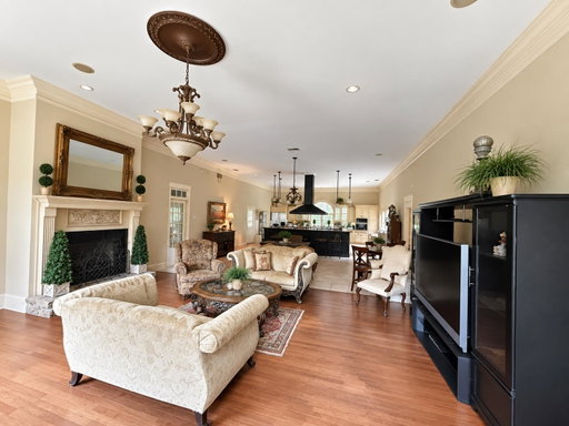 listing main photo