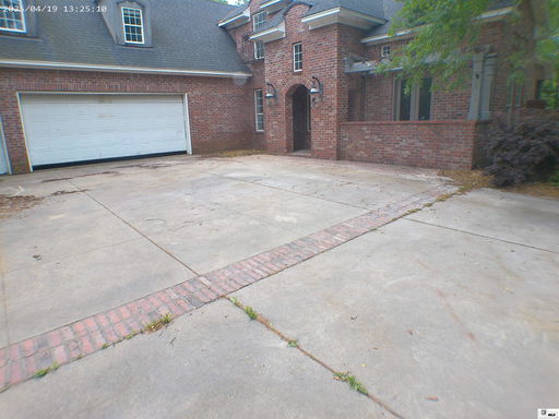 listing main photo
