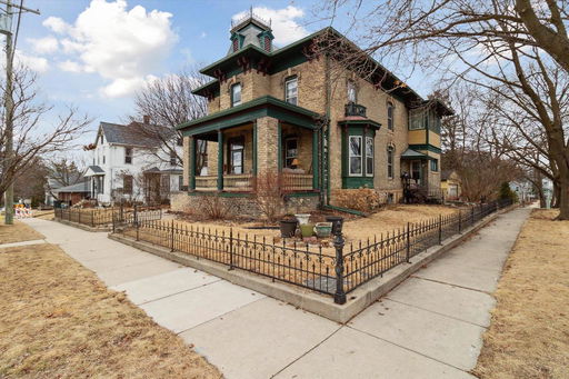 listing main photo